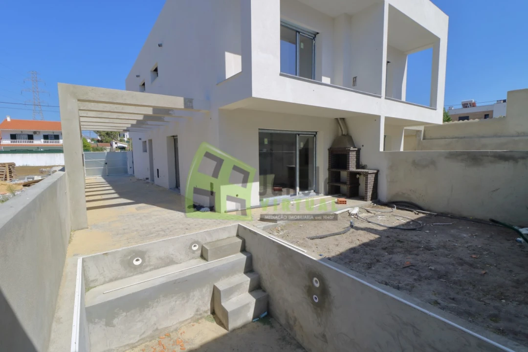 Moradia T3 para Venda em Fernao Ferro Foto 9