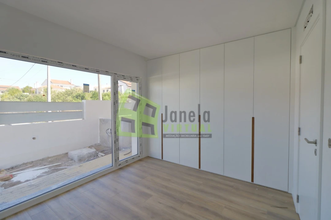 Moradia T3 para Venda em Fernao Ferro Foto 18