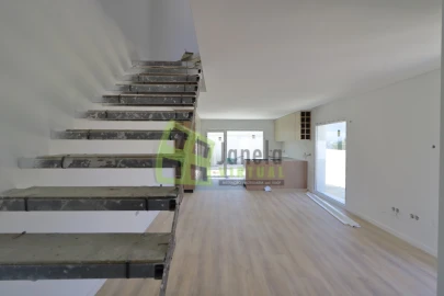 Moradia T3 para Venda em Fernao Ferro