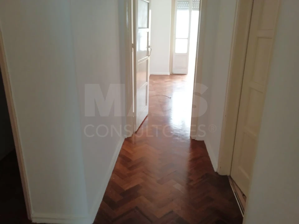 Apartamento T2 para Arrendamento em Ajuda Foto 8