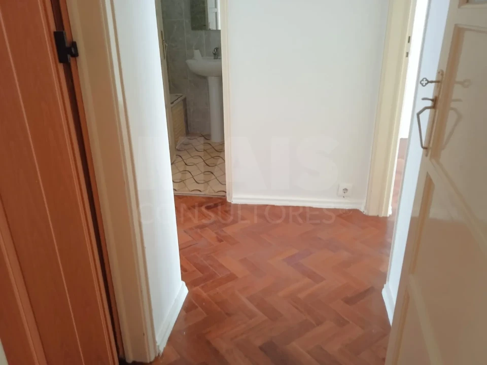 Apartamento T2 para Arrendamento em Ajuda Foto 10