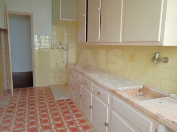Apartamento T2 para Arrendamento em Ajuda