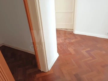Apartamento T2 para Arrendamento em Ajuda