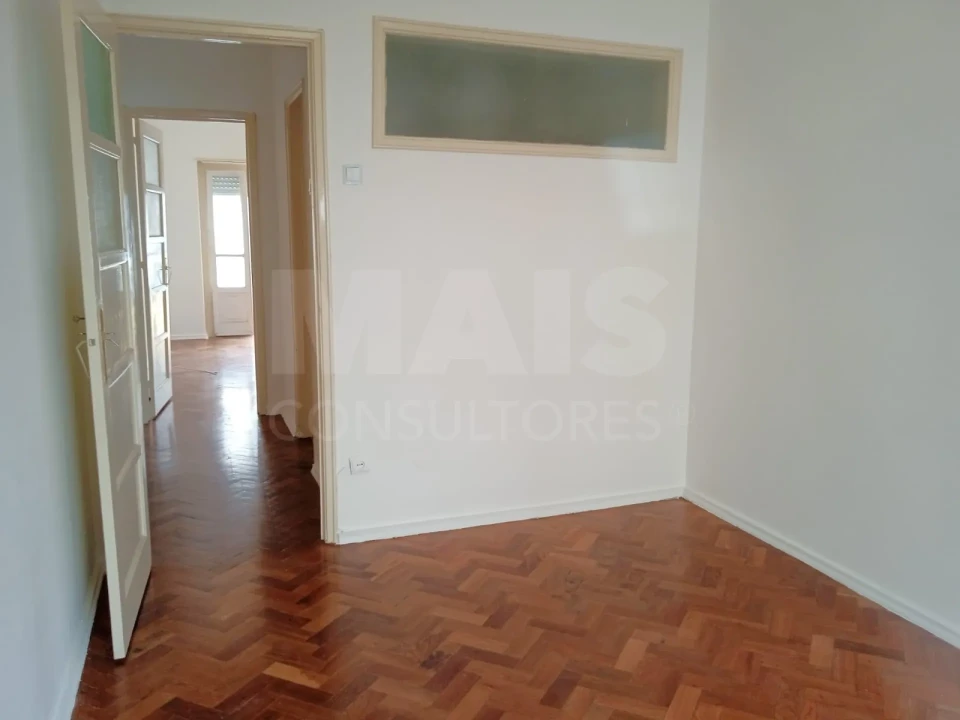 Apartamento T2 para Arrendamento em Ajuda Foto 11
