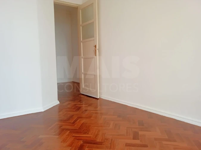 Apartamento T2 para Arrendamento em Ajuda Foto 6
