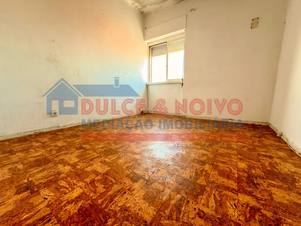 Apartamento T2 para Venda em Peniche Foto 9