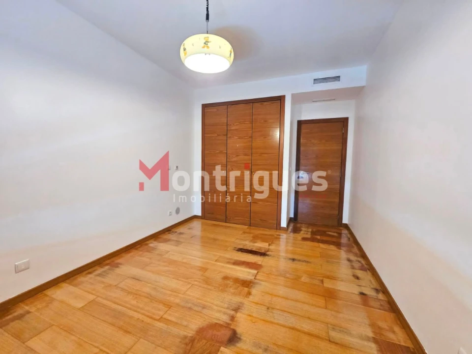 Apartamento T2 para Arrendamento em Sacavém e Prior Velho Foto 14