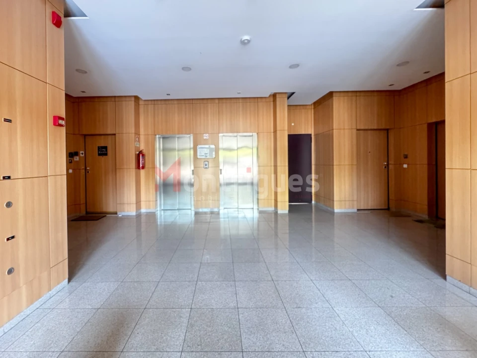Apartamento T2 para Arrendamento em Sacavém e Prior Velho Foto 22
