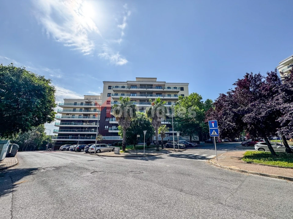 Apartamento T2 para Arrendamento em Sacavém e Prior Velho Foto 24