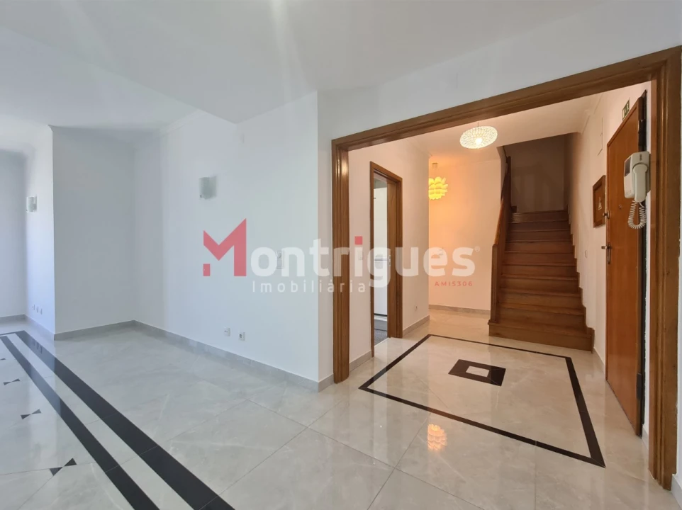 Apartamento T4 para Arrendamento em Parque das Nações Foto 6