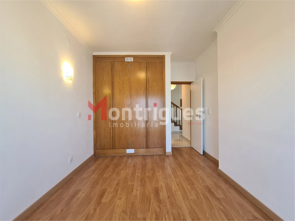 Apartamento T4 para Arrendamento em Parque das Nações Foto 13