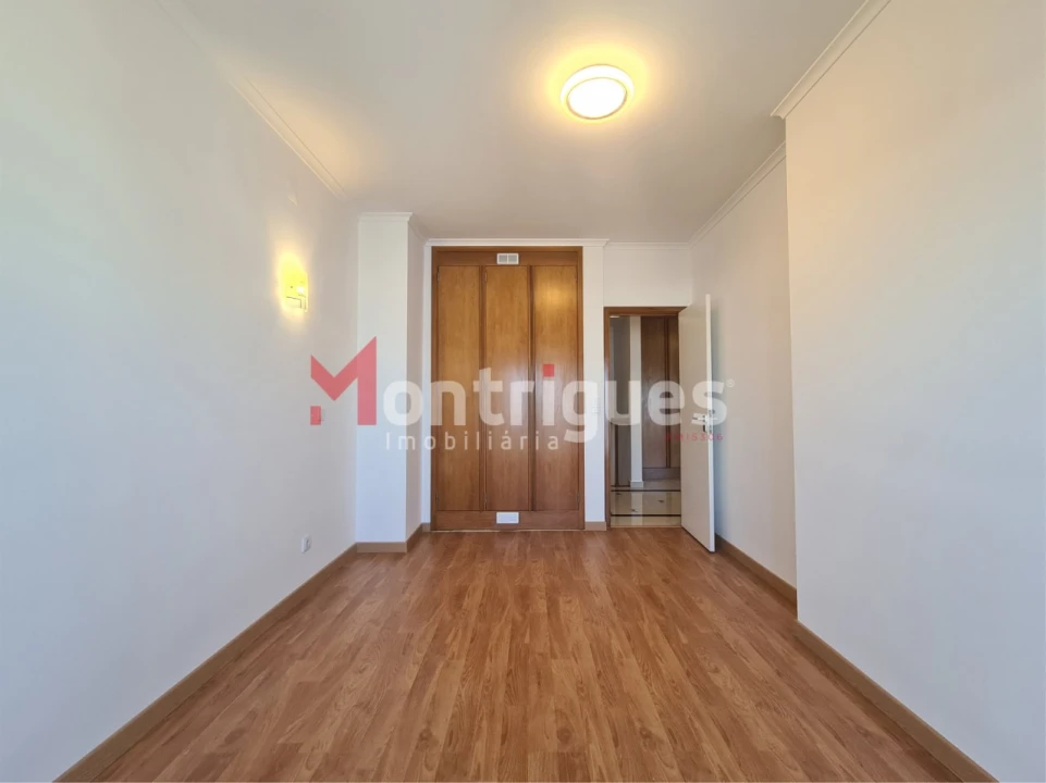 Apartamento T4 para Arrendamento em Parque das Nações Foto 21
