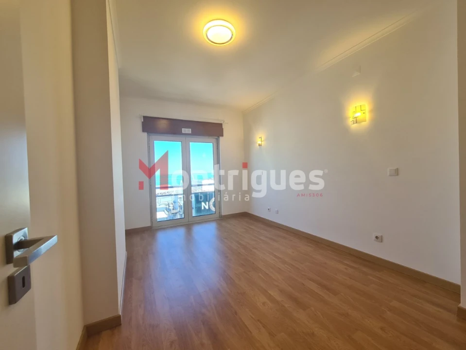 Apartamento T4 para Arrendamento em Parque das Nações Foto 22
