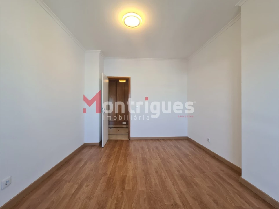 Apartamento T4 para Arrendamento em Parque das Nações Foto 23