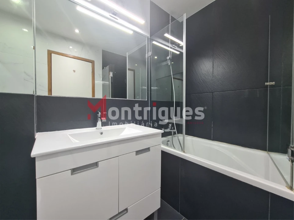 Apartamento T4 para Arrendamento em Parque das Nações Foto 28