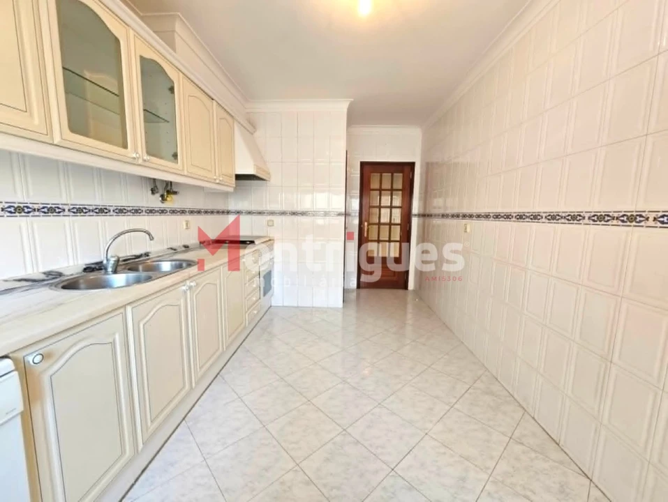 Apartamento T2 para Venda em Algueirão-Mem Martins Foto 5