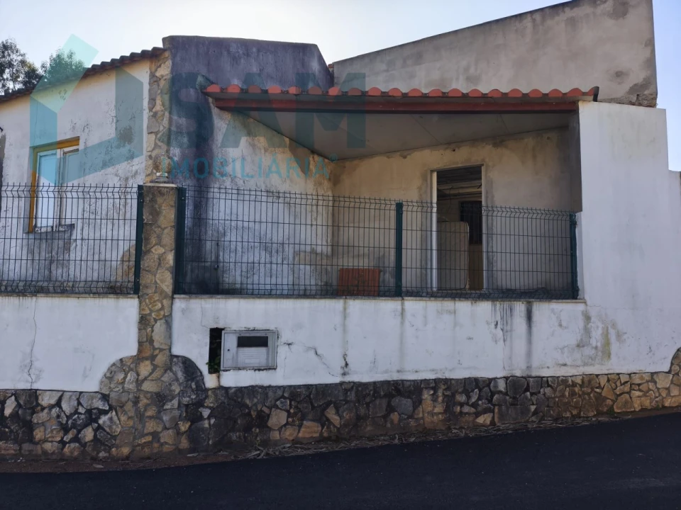 Moradia T2 para Venda em Campelos e Outeiro da Cabeça Foto 2