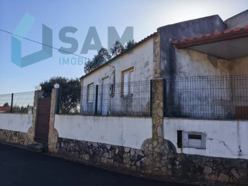Moradia T2 para Venda em Campelos e Outeiro da Cabeça