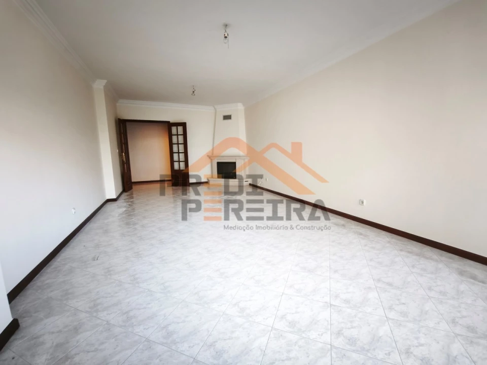 Apartamento para Venda em Algueirão-Mem Martins Foto 1