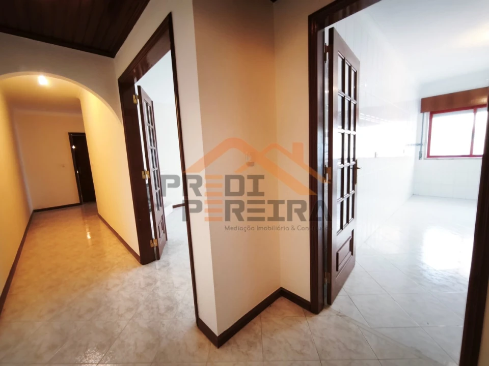 Apartamento para Venda em Algueirão-Mem Martins Foto 3