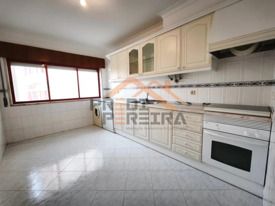 Apartamento para Venda em Algueirão-Mem Martins Foto 4