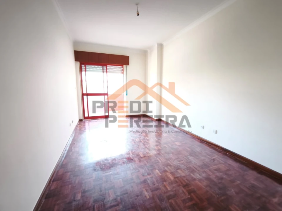 Apartamento para Venda em Algueirão-Mem Martins Foto 8