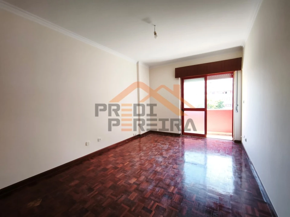 Apartamento para Venda em Algueirão-Mem Martins Foto 10