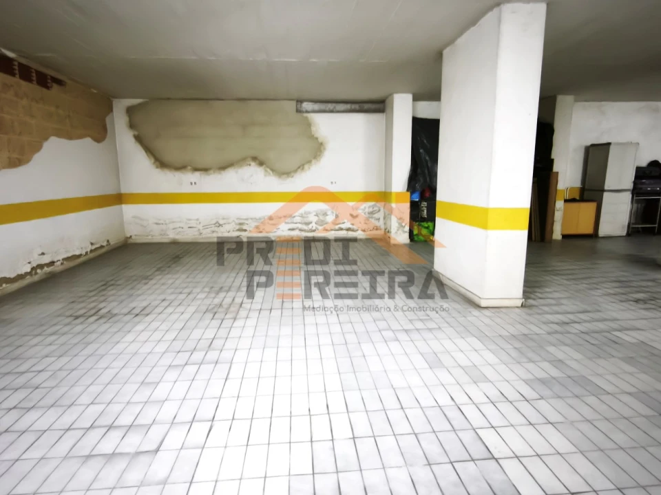 Apartamento para Venda em Algueirão-Mem Martins Foto 11
