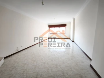 Apartamento para Venda em Algueirão-Mem Martins