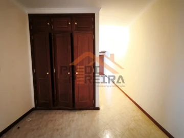 Apartamento para Venda em Algueirão-Mem Martins