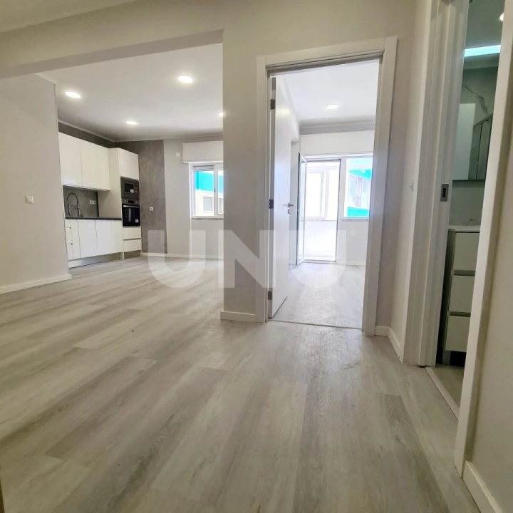 Apartamento T1 para Venda em Venteira Foto 2