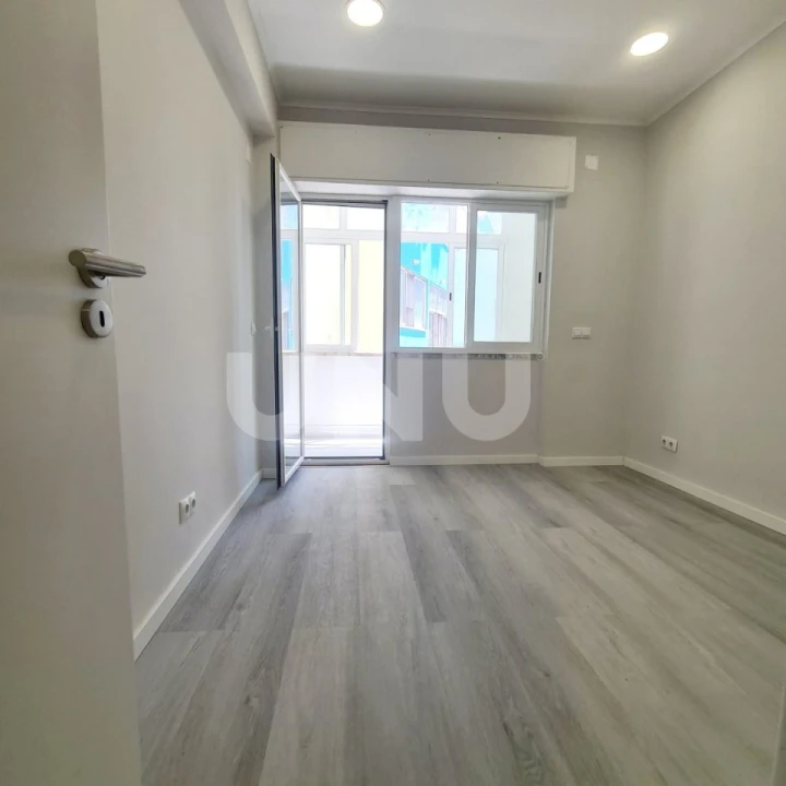 Apartamento T1 para Venda em Venteira Foto 3