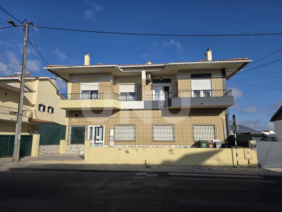 Moradia T2 para Venda em Corroios Foto 1