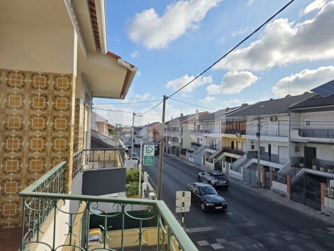 Moradia T2 para Venda em Corroios Foto 13