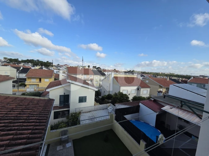 Moradia T2 para Venda em Corroios Foto 14