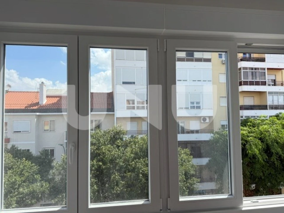 Apartamento T2 para Venda em Venteira Foto 8