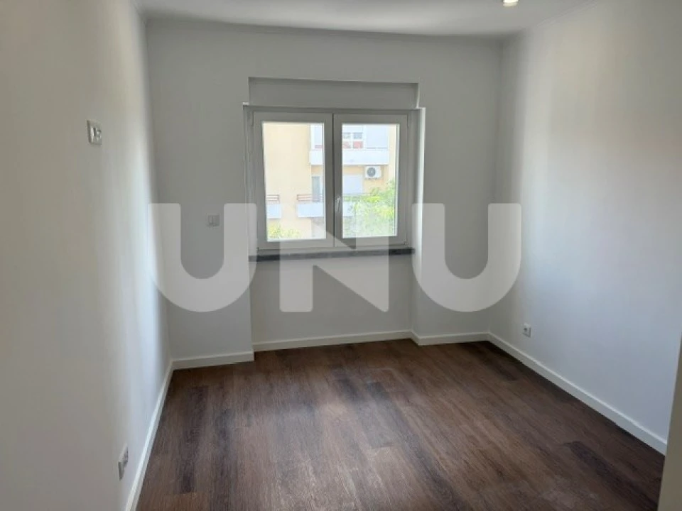 Apartamento T2 para Venda em Venteira Foto 10