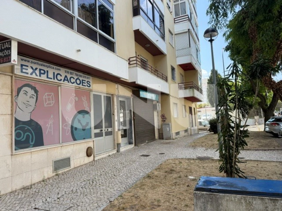 Apartamento T2 para Venda em Venteira Foto 31