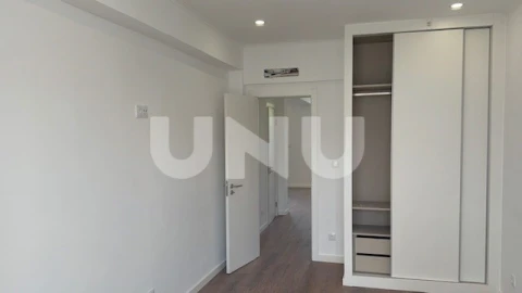 Apartamento T2 para Venda em Venteira
