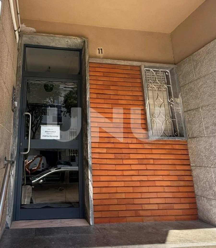Apartamento T2 para Venda em Venteira Foto 3