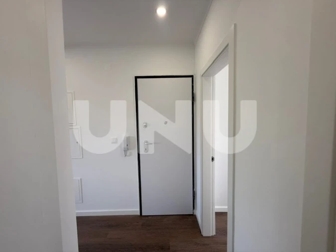 Apartamento T2 para Venda em Venteira Foto 6