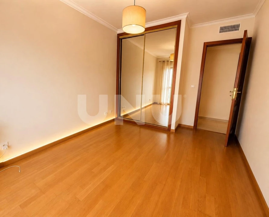 Apartamento T2 para Venda em Seixal, Arrentela e Aldeia de Paio Pires Foto 5