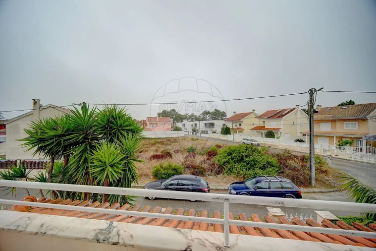 Moradia T3 para Venda em Charneca de Caparica e Sobreda Foto 16