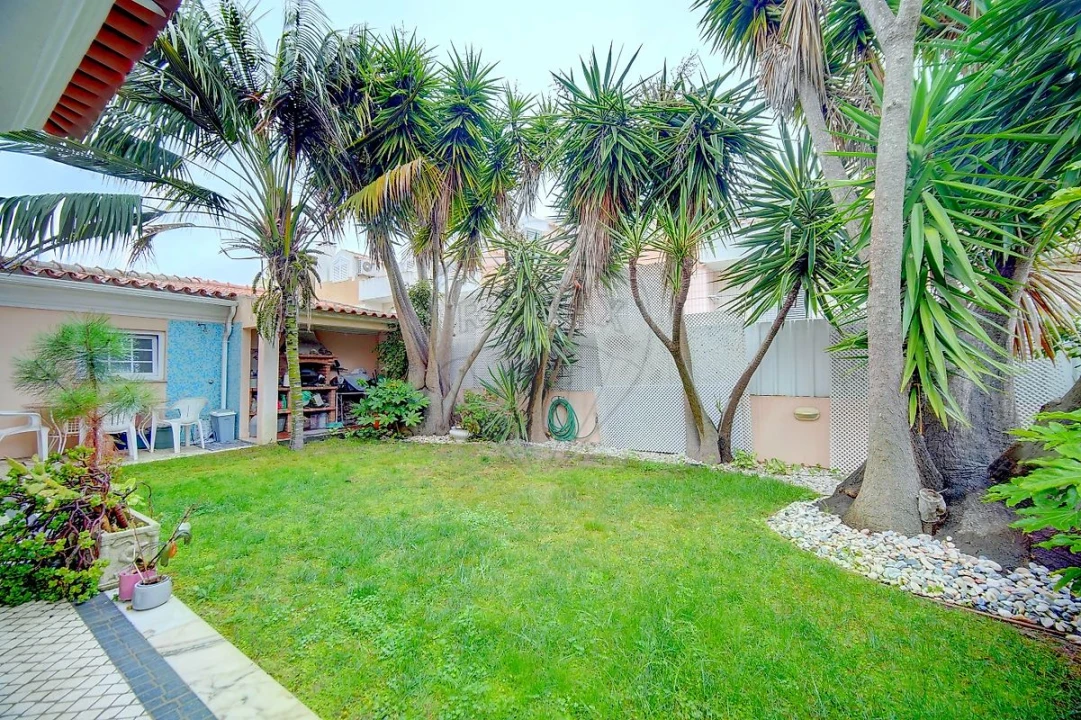 Moradia T3 para Venda em Charneca de Caparica e Sobreda Foto 32