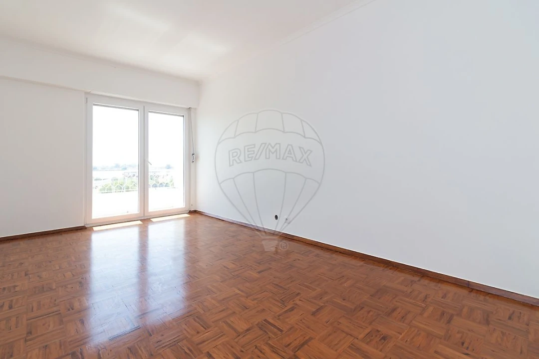 Apartamento T2 para Arrendamento em Vila Franca de Xira Foto 5