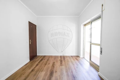 Apartamento T2 para Venda em Baixa da Banheira e Vale da Amoreira