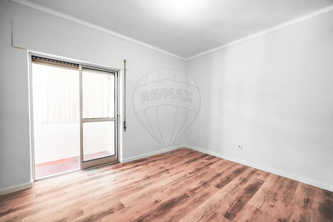 Apartamento T2 para Venda em Baixa da Banheira e Vale da Amoreira Foto 3