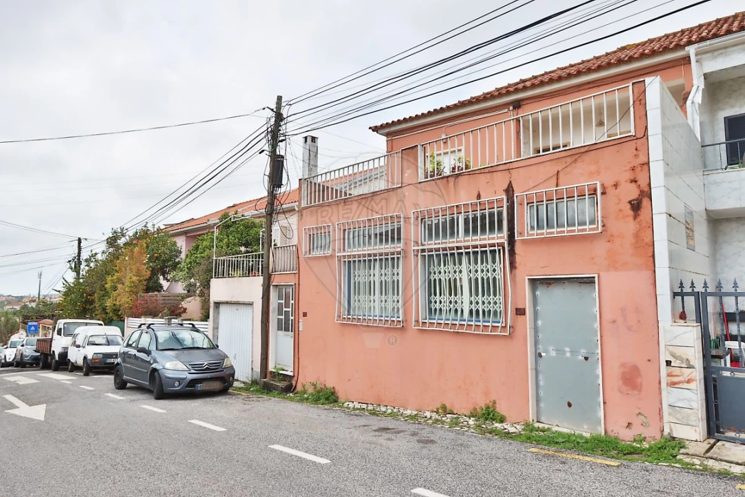 Moradia T4 para Venda em Porto Salvo Foto 13
