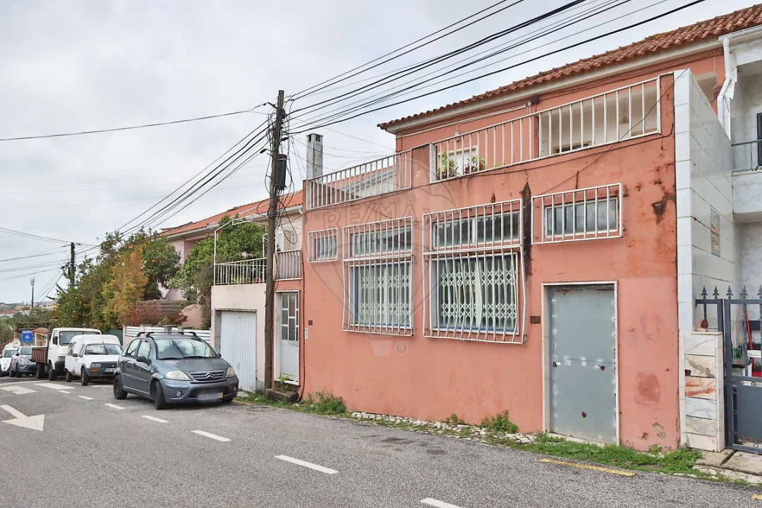 Moradia T4 para Venda em Porto Salvo Foto 11