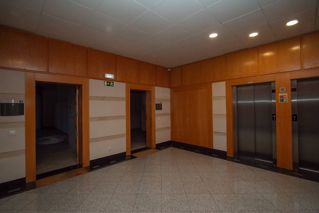 Escritório para Arrendamento em Santa Maria e São Miguel, São Martinho, São Pedro Penaferrim Foto 6